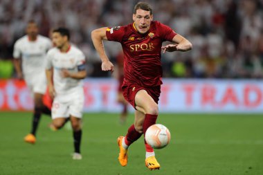 Budapeşte, Macaristan: 31.05.2023: Roman Andrea Belotti, Hungar 'daki Puskas Arena' da Sevilla FC ile AS Romanlar arasında oynanan 2023 Avrupa Ligi final maçı sırasında eylem halindeydi.