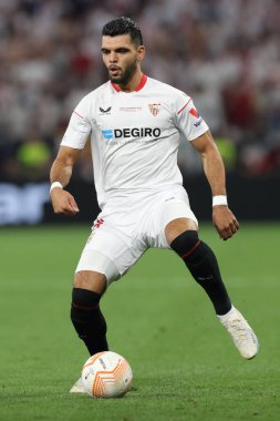 Budapeşte, Macaristan: 31.05.2023: Hungar 'daki Puskas Arena' da Sevilla FC ile AS Romanlar arasında oynanan UEFA Avrupa Ligi 2023 final maçı sırasında Sevilla 'nın Suso eylemi