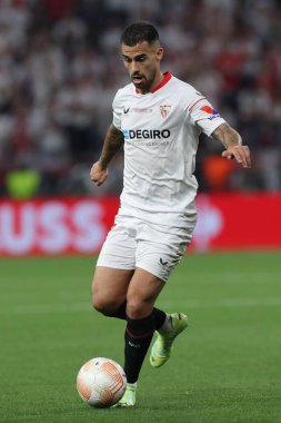 Budapeşte, Macaristan: 31.05.2023: Hungar 'daki Puskas Arena of Budapeşte' de Sevilla FC ile AS Romanlar arasında oynanan 2023 UEFA Avrupa Ligi final maçı sırasında Sevilla Suso eylemde
