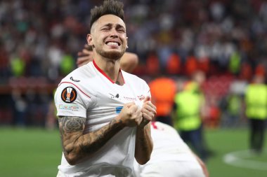 Budapeşte, Macaristan: 31.05.2023: Lucas Ocampos, Hungar 'daki Puskas Arena' da Sevilla FC ile AS Roma arasındaki 2023 Avrupa Ligi final maçının zaferini kutladı