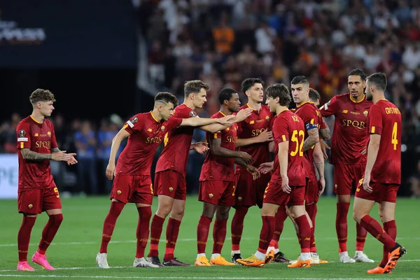 Budapeşte, Macaristan: 31.05.2023: Roman takımı, Hungar 'daki Puskas Arena' da Sevilla FC ile AS Romanlar arasında oynanan 2023 Avrupa Ligi final maçında penaltı bekliyor