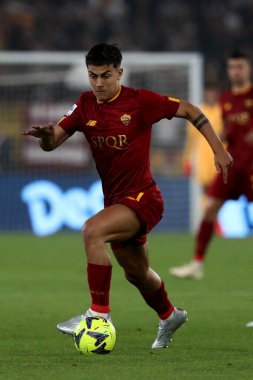 Roma, İtalya 4.06.2023: Paulo Dybala (AS ROMA) Serie A 2022 / 2023 futbol karşılaşması sırasında, AS Roma ile Spezia Calcio 2008 arasında İtalya 'nın başkenti Roma' daki Olimpiyat Stadyumu 'nda oynanan karşılaşma..