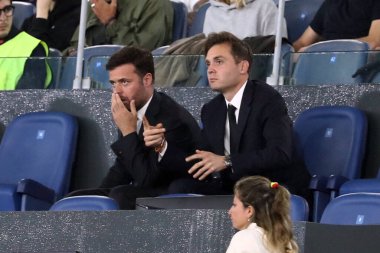 Roma, İtalya 4.06.2023: Thiago Pinto ve Ryan Friedkin, İtalya 'nın başkenti Roma' da bulunan Olimpiyat Stadyumu 'nda AS Roma-Spezia Calcio 2008 arasındaki Serie A 2022 / 2023 futbol karşılaşmasını izledi..