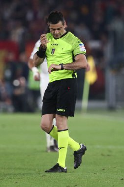 Roma, İtalya 4.06.2023: Serie A 2022 / 2023 futbol karşılaşmasında hakem Maresca, AS Romanlar Spezia Calcio 2008 ile İtalya 'nın başkenti Roma' daki Olimpiyat Stadyumu arasında oynanan 36..