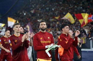 Roma, İtalya 4.06.2023: Roman oyuncular son Serie A 2022 / 2023 futbol karşılaşmasının 36. gününde, AS Romanları Spezia Calcio 2008 ile İtalya 'nın Roma kentindeki Olimpiyat stadyumunda karşıladı..