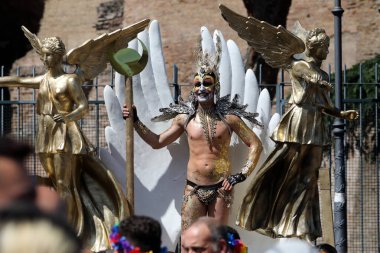 Roma, İtalya 10.06.2023: Avrupa 'nın dört bir yanından 100.000' den fazla insan Roma 'nın başkenti Roma' nın sokaklarından Kolezyum 'a kadar yürüdü..