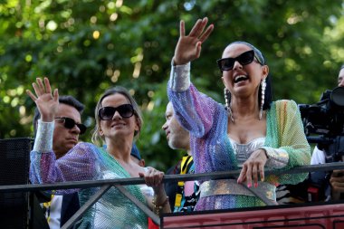 Roma, İtalya 10.06.2023: Avrupa 'nın dört bir yanından 100.000' den fazla insan Roma 'nın başkenti Roma' nın sokaklarından Kolezyum 'a kadar yürüdü..