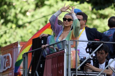 Roma, İtalya 10.06.2023: Avrupa 'nın dört bir yanından 100.000' den fazla insan Roma 'nın başkenti Roma' nın sokaklarından Kolezyum 'a kadar yürüdü..