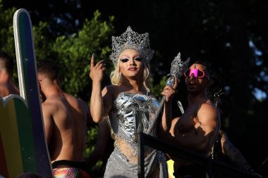 Roma, İtalya 10.06.2023: Avrupa 'nın dört bir yanından 100.000' den fazla insan Roma 'nın başkenti Roma' nın sokaklarından Kolezyum 'a kadar yürüdü..