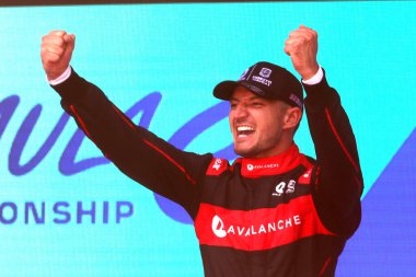 Roma, İtalya 16.07.2023: Jake Dennis (Avalanche Andretti takımı) 2022 / 23 ABB FIA Formula E Dünya Sürücüler Şampiyonası Hankook Roma E-Prix tur 14, İkinci Norman Nato Nissan Formula E, Sam Bird Jaguar TCS yarışını kazandı. 