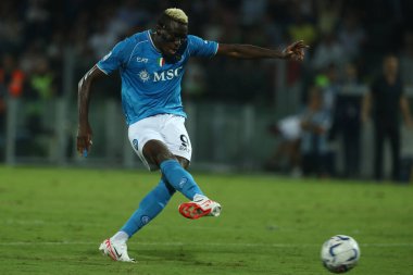 Frosinone, İtalya 19.08.2023: İtalya Serie A 2023 / 2024 futbol maçının 1. gününde Frosinone ile Napoli Calcio arasında Frosinone, İtalya 'daki Benito Stirpe Stadyumu' nda maç var..