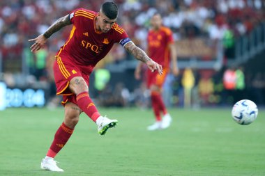 Roma, İtalya 20.08.2023: Roma 'dan Gianluca Mancini İtalya Serie A TIM 2023-2024 futbol karşılaşmasının 1. gününde Roma' daki Olimpiyat Stadyumu 'nda AS Romanlar Salernitana' ya karşı oynuyor..
