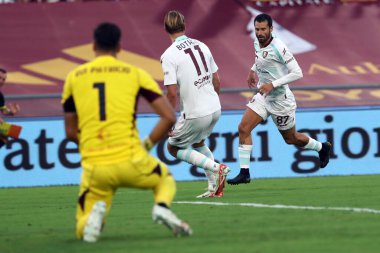 Roma, İtalya 20.08.2023: Salernitana 'dan Antonio Candreva golü attı ve İtalya Serie A TIM 2023-2024 futbol karşılaşmasının 1. gününde Roma' daki Olimpiyat Stadyumu 'nda AS Romanlar Salernitana' ya karşı oynadığı maçın golünü attı..