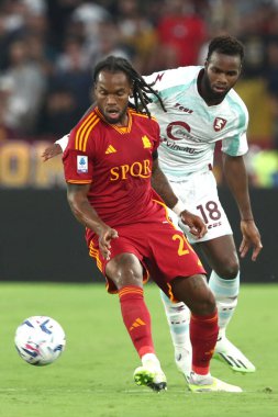 Roma, İtalya 20.08.2023: Roma 'daki Olimpiyat Stadyumu' nda AS Romanlar ve Salernitana arasında oynanan İtalya Serie A TIM 2023-2024 futbol karşılaşması sırasında Renato Sanches of Roman eylemde.