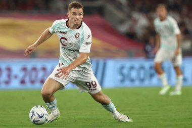 Roma, İtalya 20.08.2023: Salernitana 'lı Mateusz Legowski İtalya Serie A TIM 2023-2024 futbol karşılaşmasının 1. gününde Roma' daki Olimpiyat Stadyumu 'nda AS Roma ile Salernitana arasındaki maçta görev aldı..