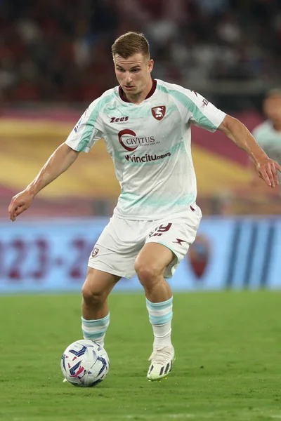 Roma, İtalya 20.08.2023: Salernitana 'lı Mateusz Legowski İtalya Serie A TIM 2023-2024 futbol karşılaşmasının 1. gününde Roma' daki Olimpiyat Stadyumu 'nda AS Roma ile Salernitana arasındaki maçta görev aldı..