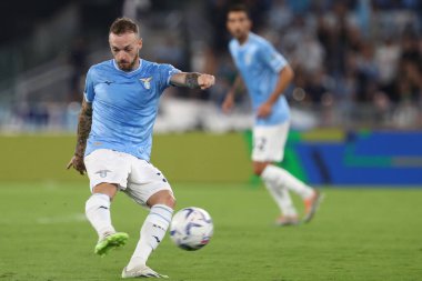 Roma, İtalya 27.08.2023: Lazio 'lu Manuel Lazzari, İtalya Serie A TIM 2023-2024 futbol karşılaşmasının 2. gününde Roma Olimpiyat Stadyumu' nda SS Lazio ile Genoa CFC arasında hareket halinde..