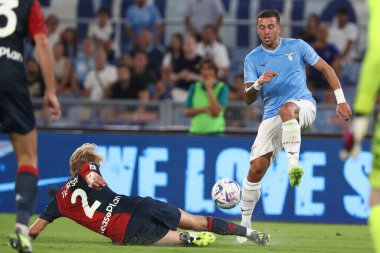 Roma, İtalya 27.08.2023: Cenova 'lı Morten Thorsby, Lazio' lu Luca Pellegrini İtalya Serisi A TIM 2023-2024 futbol maçının 2. gününde Roma 'daki Olimpiyat Stadyumu' nda SS Lazio 'ya karşı Cenova CFC arasındaki maçta görev aldı..