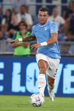 Roma, İtalya 27.08.2023: Lazio 'lu Luca Pellegrini İtalya Serie A TIM 2023-2024 futbol maçının 2. gününde Roma' daki Olimpiyat Stadyumu 'nda SS Lazio ile Genoa CFC arasındaki maçta görev aldı..