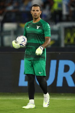 Roma, İtalya 27.08.2023: Luigi Sepe of Lazio: İtalya Serie A TIM 2023-2024 futbol karşılaşmasının 2. gününde Roma 'daki Olimpiyat Stadyumu' nda SS Lazio ile Genoa CFC arasındaki ısınma turunda.