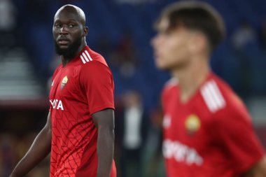 Roma, İtalya 01.09.2023: Roma 'dan Romelu Lukaku İtalya Serie A TIM 2023-2024 futbol karşılaşması öncesinde Roma Olimpiyat Stadyumu' nda AS Roman - AC Milan arasındaki ısınma turu.