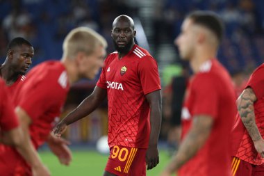 Roma, İtalya 01.09.2023: Roma 'dan Romelu Lukaku İtalya Serie A TIM 2023-2024 futbol karşılaşması öncesinde Roma Olimpiyat Stadyumu' nda AS Roman - AC Milan arasındaki ısınma turu.