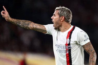 Roma, İtalya 01.09.2023: Milan 'dan Theo Hernandez İtalya Serie A TIM 2023-2024 futbol maçının 3. gününde Roma Olimpiyat Stadyumu' nda AS Romanlar AC Milan 'a karşı.