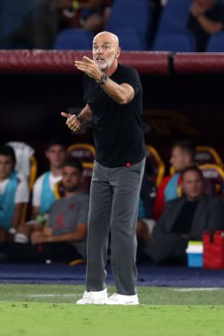 Roma, İtalya 01.09.2023: Stefano Pioli teknik direktörü Milan İtalya Serie A TIM 2023-2024 futbol maçının 3. gününde Roma 'daki Olimpiyat Stadyumu' nda AS Romanlar AC Milan 'a karşı..