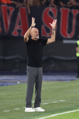 Roma, İtalya 01.09.2023: Stefano Pioli teknik direktörü Milan İtalya Serie A TIM 2023-2024 futbol maçının 3. gününde Roma 'daki Olimpiyat Stadyumu' nda AS Romanlar AC Milan 'a karşı..