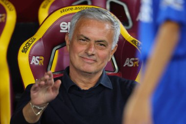 Roma, İtalya 17.09.2023: Jose Mourinho İtalya Serie A TIM 2023-2024 futbol karşılaşması sırasında Roma Olimpiyat Stadyumu 'nda AS Roman - Empoli FC arasındaki Roma teknik direktörü.
