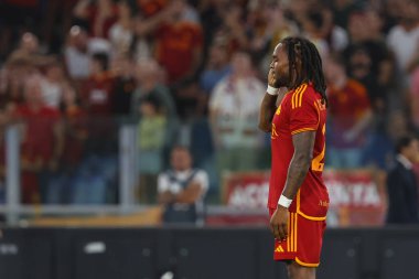 Roma, İtalya 17.09.2023: Roma 'dan Renato Sanches, Roma' daki Olimpiyat Stadyumu 'nda AS Roman - Empoli FC arasındaki İtalya Serie A TIM 2023-2024 futbol karşılaşmasında golü attı ve takımla birlikte kutladı..