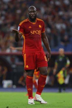 Roma, İtalya 17.09.2023: Roma 'dan Romelu Lukaku, Roma' daki Olimpiyat Stadyumu 'nda AS Roma-Empoli FC arasındaki İtalya Serie A TIM 2023-2024 futbol karşılaşması sırasında eylem halindeydi..