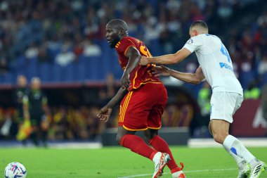 Roma, İtalya 17.09.2023: Romanlardan Romelu Lukaku. Empoli 'den Sebastian Walukiewicz İtalya Serie A TIM 2023-2024 futbol maçının 4. gününde Roma' daki Olimpiyat Stadyumu 'nda AS Roman Empoli FC' ye karşı.