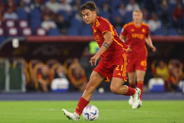 Roma, İtalya 17.09.2023: İtalyan Paulo Dybala İtalya Serie A TIM 2023-2024 futbol karşılaşması sırasında Roma 'daki Olimpiyat Stadyumu' nda AS Romanlar ve Empoli FC karşı karşıya geldi..