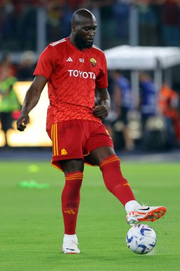 Roma, İtalya 17.09.2023: Roma 'dan Romelu Lukaku İtalya Serie A TIM 2023-2024 futbol karşılaşması öncesinde Roma' daki Olimpiyat Stadyumu 'nda AS Roman - Empoli FC arasındaki ısınma turu.