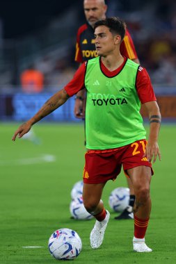 Roma, İtalya 17.09.2023: İtalyan Paulo Dybala İtalya Serie A TIM 2023-2024 futbol karşılaşması öncesinde Roma 'daki Olympic Stadyumu' nda AS Roma - Empoli FC arasındaki ısınma turunda.