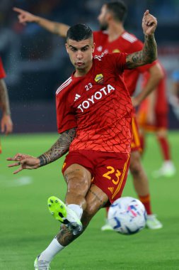 Roma, İtalya 17.09.2023: İtalyan Gianluca Mancini İtalya Serie A TIM 2023-2024 futbol karşılaşması öncesinde Roma 'daki Olimpiyat Stadyumu' nda AS Roman - Empoli FC arasındaki ısınma turunda.