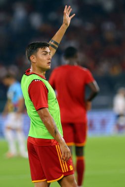 Roma, İtalya 17.09.2023: İtalyan Paulo Dybala İtalya Serie A TIM 2023-2024 futbol karşılaşması öncesinde Roma 'daki Olympic Stadyumu' nda AS Roma - Empoli FC arasındaki ısınma turunda.