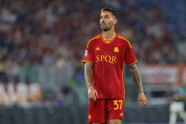 Roma, İtalya 17.09.2023: Roma 'dan Leonardo Spinazzola, Roma' daki Olimpiyat Stadyumu 'nda AS Roma - Empoli FC arasındaki İtalya Serie A TIM 2023-2024 futbol karşılaşması sırasında eylem halinde..