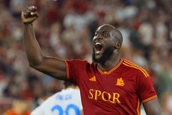 stock image Rome, Italy 17.09.2023:  Romelu Lukaku of Roma score the first goal and celebrate with the team during the Italy Serie A TIM 2023-2024 football match day 4, between AS Roma vs Empoli FC at Olympic Stadium in Rome.