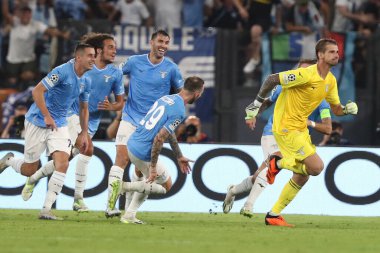 Roma, İtalya 19.09.2023: Lazio kalecisi Ivan Provedel golü attı ve Uefa Şampiyonlar Ligi 2023-2024, E grubu ile Roma Olimpiyat Stadyumu 'nda SS Lazio ve Atletico de Madrid arasında kutladı..