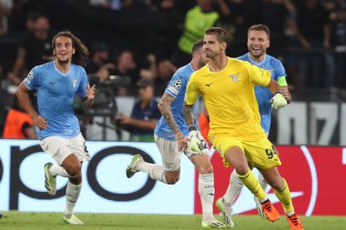 Roma, İtalya 19.09.2023: Lazio kalecisi Ivan Provedel golü attı ve Uefa Şampiyonlar Ligi 2023-2024, E grubu ile Roma Olimpiyat Stadyumu 'nda SS Lazio ve Atletico de Madrid arasında kutladı..