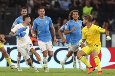 Roma, İtalya 19.09.2023: Lazio kalecisi Ivan Provedel golü attı ve Uefa Şampiyonlar Ligi 2023-2024, E grubu ile Roma Olimpiyat Stadyumu 'nda SS Lazio ve Atletico de Madrid arasında kutladı..