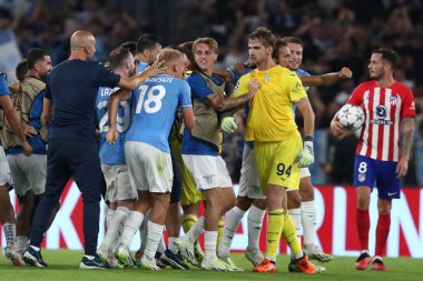 Roma, İtalya 19.09.2023: Lazio kalecisi Ivan Provedel golü attı ve Uefa Şampiyonlar Ligi 2023-2024, E grubu ile Roma Olimpiyat Stadyumu 'nda SS Lazio ve Atletico de Madrid arasında kutladı..