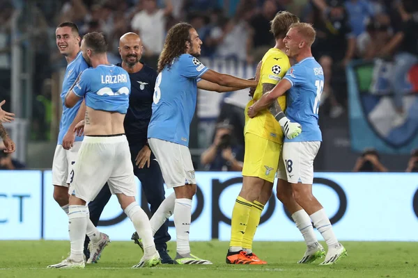 Roma, İtalya 19.09.2023: Lazio kalecisi Ivan Provedel golü attı ve Uefa Şampiyonlar Ligi 2023-2024, E grubu ile Roma Olimpiyat Stadyumu 'nda SS Lazio ve Atletico de Madrid arasında kutladı..