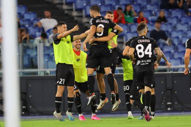 Roma, İtalya 23.09.2023: Monza 'dan Roberto Gagliardini golü attı ve İtalya Serie A TIM 2023-2024 5 futbol karşılaşmasında SS Lazio ile Roma Olimpiyat Stadyumu' nda AC Monza arasında oynanan karşılaşmayı kutladı..