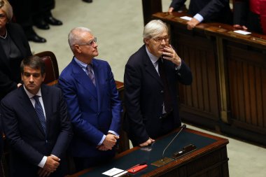 Roma, İtalya 26.09.2023: Cenaze törenine Vittorio Sgarbi katıldı. 26 Eylül 2023 'te eski cumhurbaşkanı Giorgio Napolitano' nun devlet cenazesi düzenlendi..