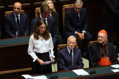 Roma, İtalya 26.09.2023: Sofya Napolitanosu, babasının cenaze törenindeki anma mektubunu okudu. Eski cumhurbaşkanı Giorgio Napolitano, Roma, 26 Eylül 2023.
