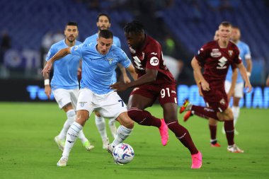 Roma, İtalya 27.09.2023: Lazio 'lu Adam Marusiç. Torino 'dan Zapata İtalya Serisi A TIM 2023-2024 6 gün süren futbol karşılaşmasında SS Lazio ile FC Torino arasında Roma Olimpiyat Stadyumu' nda karşılaşacak..