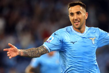 Roma, İtalya 27.09.2023: Lazio 'lu Matias Vecino golü attı ve İtalya' daki Serie A TIM 2023-2024 6 günlük futbol karşılaşmasında SS Lazio ile Roma Olimpiyat Stadyumu 'ndaki FC Torino arasında oynanan karşılaşmayı kutladı..